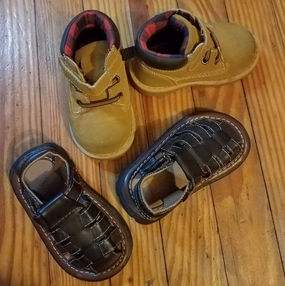 Boys shoes